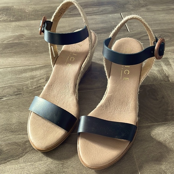 NWOT Office London sandals. - Picture 2 of 4